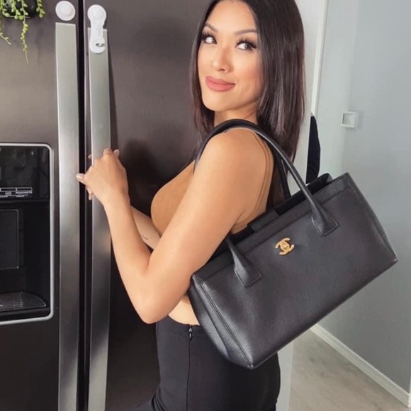 ✨SOLD✨Chanel Cerf Executive Small Tote - Picture 7 of 7